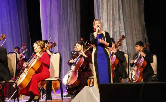 ashgabat-american-broadwey-concert
