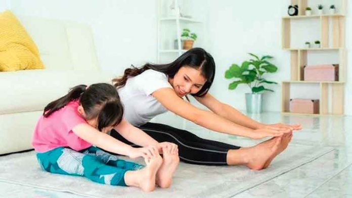 mother-child-exercise-mashk-sport