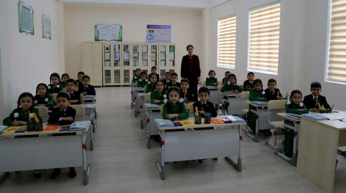 mugallym-gurtly-yashayysh-toplumy-mekdep-okuwchy-bilim-ylym5X2A9537
