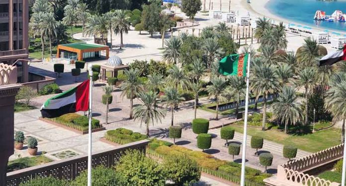turkmen-bae-flags-baydak