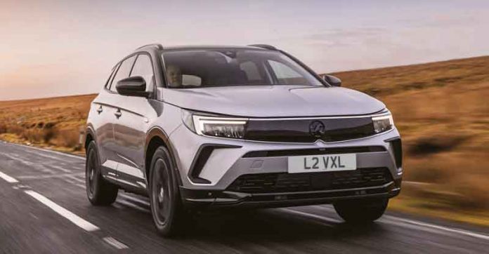 Vauxhall-Grandland-Hybrid-e-SUV-5-opel