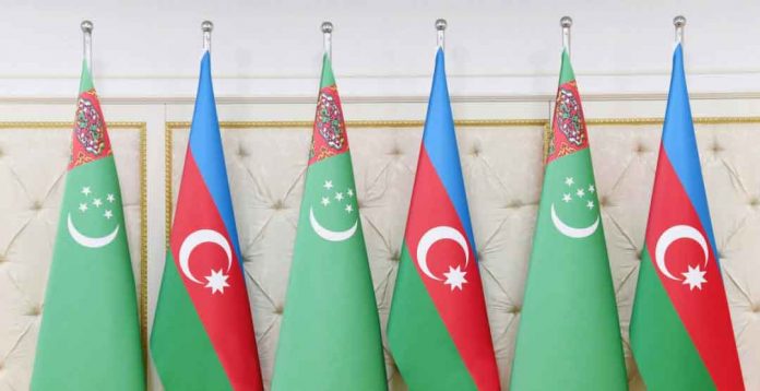 flaga-turkmen-azerbayjan-flags-baydak