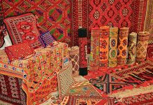 В Балканском велаяте разрабатывают классические виды туркменских ковров ручной работы