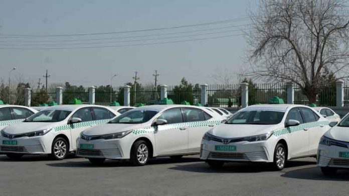 toyota-corolla-taksi-taxi-arkadag-city
