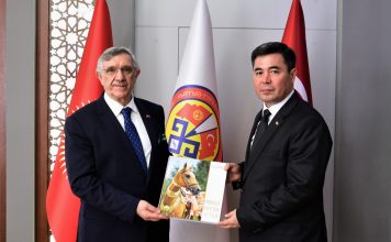 Посол Туркменистана посетил кыргызско-турецкий университет «Манас»