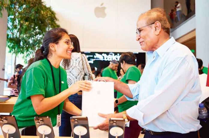 apple-bkc-store-in-mumbai-ss