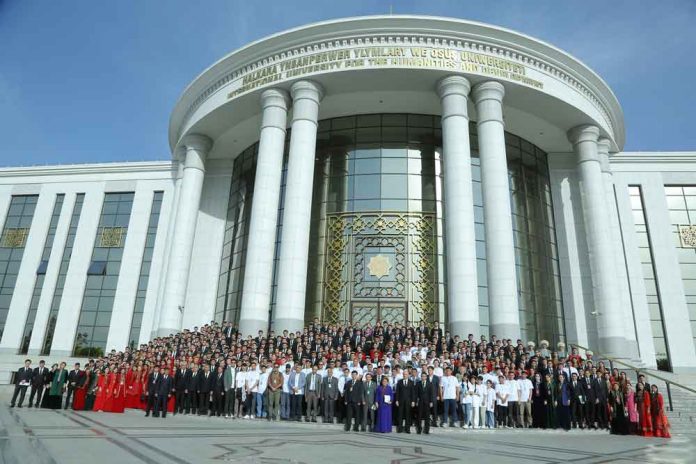 iuhm-halkara-ynsanperwer-ylymlary-we-osus-uniwersiteti-humanitarian-university-3N0A4218