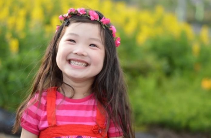 smiling child kids japan