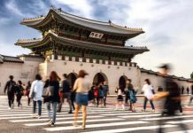 Foreign visitors to Korea reach record high