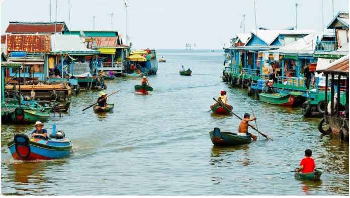 floating-village-chong-khean-combodia