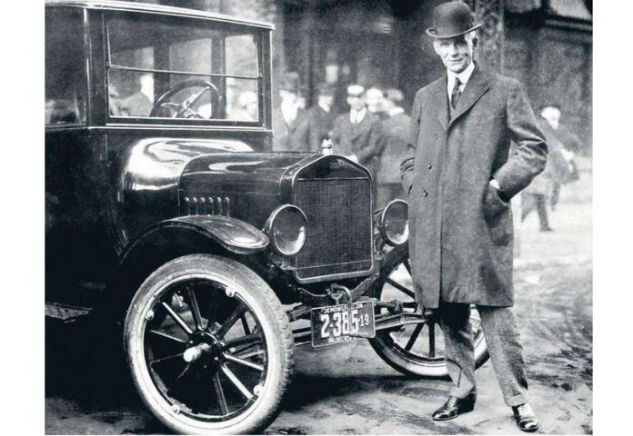 Taryhda-şu-gün-henry-ford-company-car