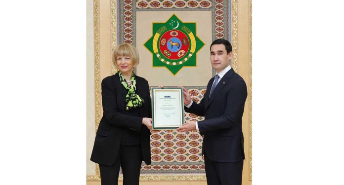 helga-schmidt-osce-president-of-turkmenistan-0106-priem