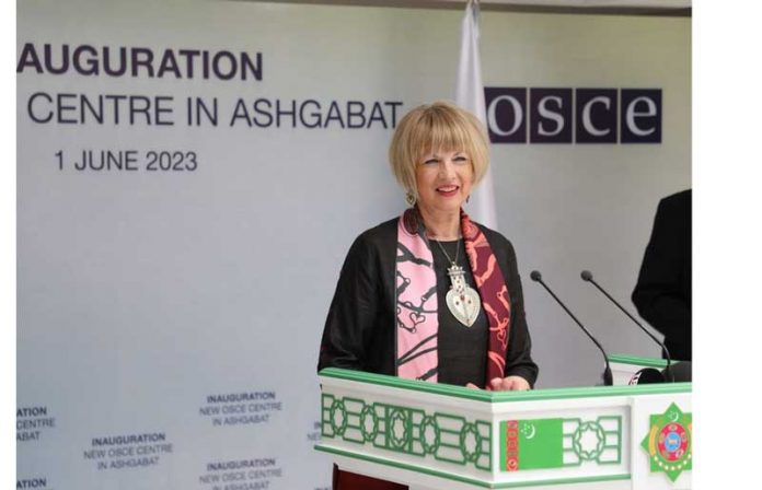 osce-helga-schidt-166A6003-1-1024x683