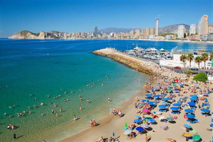 Spain_tourists_270521_CREATIVE