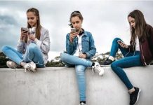 Greece may ban children under 15 from using social media