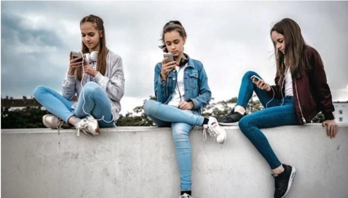 children kids social media internet