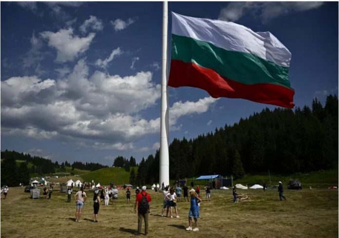 hugest flag in eu europe bulgaria