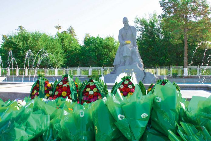 magtymguly-ashgabat-heykel