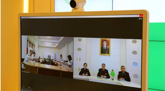 turkmen-kyrghyz-custom-service-meetting