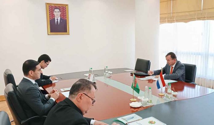 netherlands-ambassador-finished-his-job-in-turkmenistan-ilci