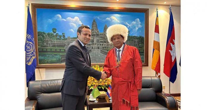 turkmen-ambassador-with-cambojian-tourism-minister