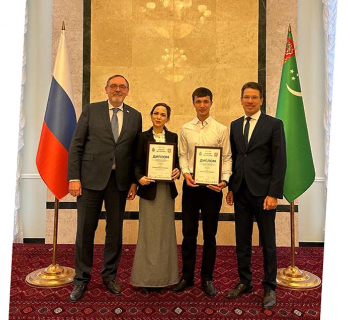 russian-federation-embassy-journalist-Вручение-дипломов