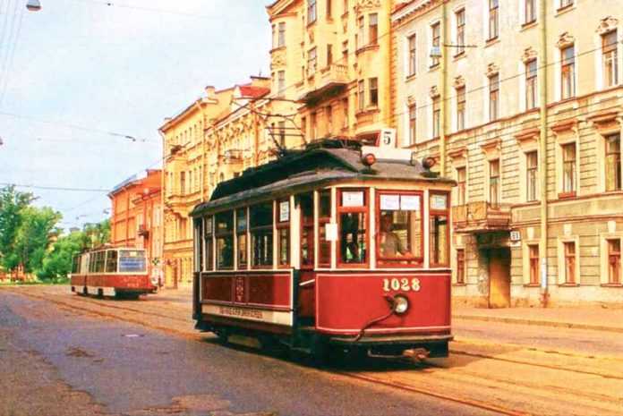 saint-petersbourg-russia-tram-way