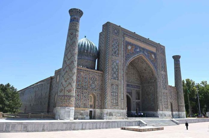 samarkand-medrese-madrasa-uzbekistan