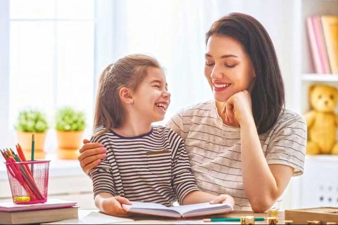 smiling-girl-and-her-mother