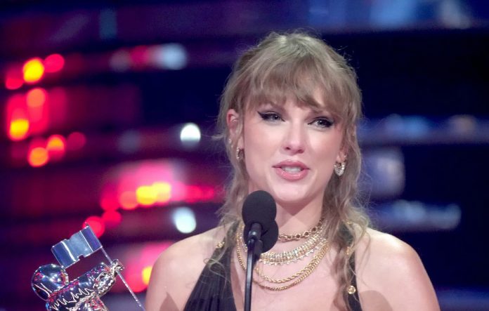 taylor-swift-2023-mtv-video-music-awards3 copy