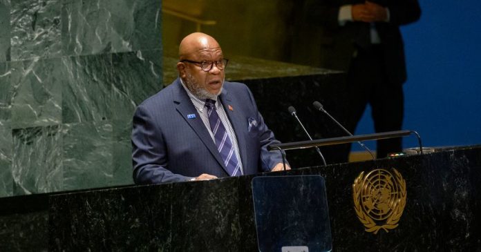 un-assambly-Trinidad we Tobago Respublikasy diplomat Dennis Fransis 78 session