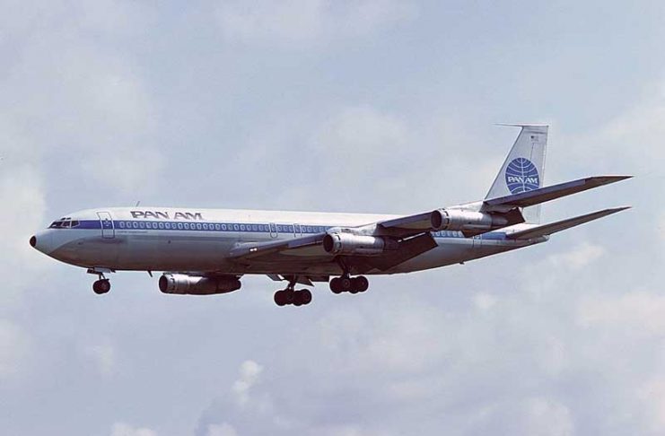 “Boeing 707” ýolagçy uçarynyň ilkinji gatnawy amala aşyryldy