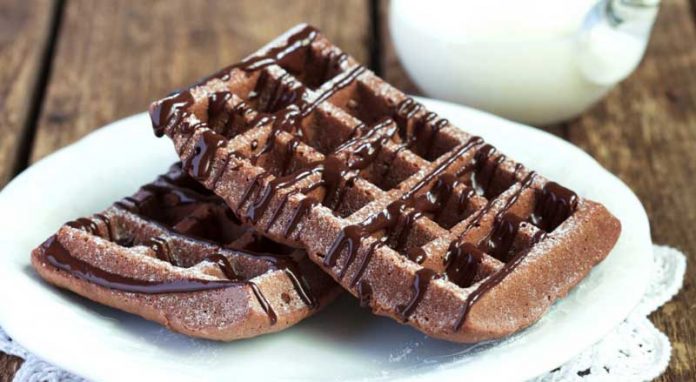 Shokoladnye-vafli-home-made-chocolate-waffle