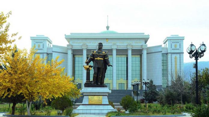 alp-arslan-adyndaky-milli drama teatry