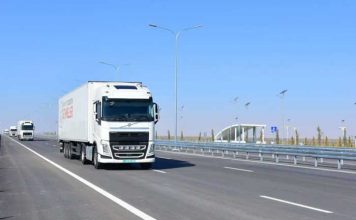 Герой-Аркадаг ознакомился с ходом строительства автомагистрали Теджен-Мары