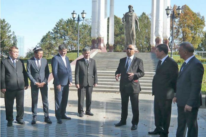 ozbegistanda-turkmen-we-ozbek-yazyjy-sahyrlarynyn-doredijilik-dususygy-gecirildi-turkmen-cultural-days-in-uzbekistan