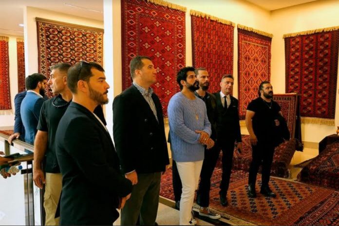 turk artistler haly muzeynde carpet museum