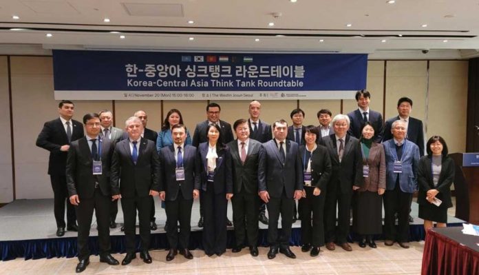 CENTRAL-ASIA-KOREA-TABLE-TEGELEK-STOL