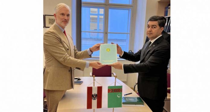 austria-corruption-turkmenistan-korrupsiya