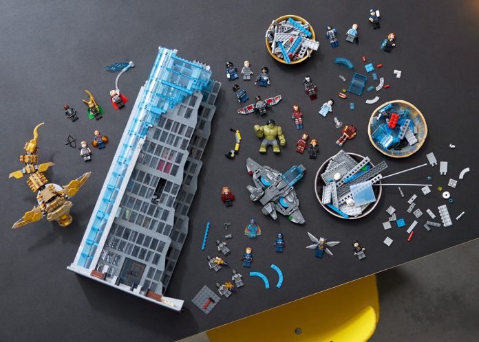 biggest-lego-lifestyle_build_crop