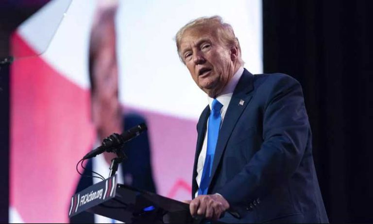 Tramp bäş möhüm ştatda öňde barýar