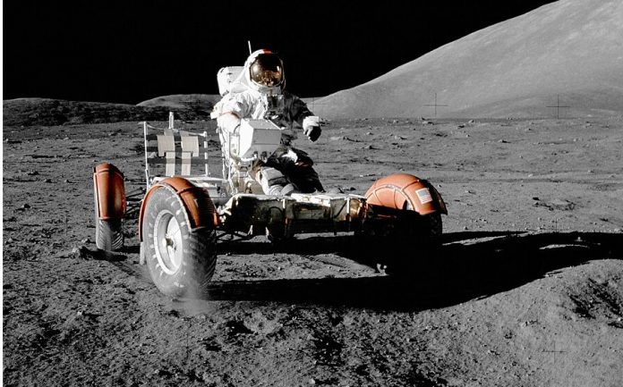NASA Apollo 17 Lunar Roving Vehicle ayda surlen mashyn
