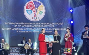 Посольство Туркменистана приняло участие в Международном фестивале в Душанбе
