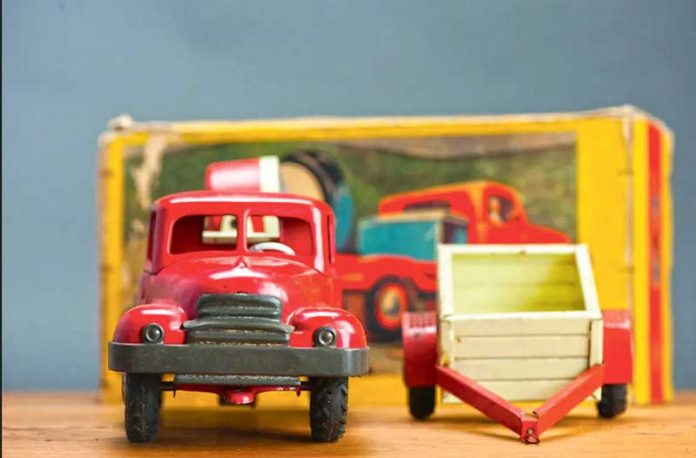 toy-truck-oyuncak-lorry