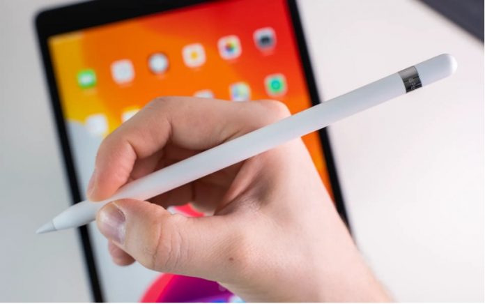 apple pencil alonside with ipad