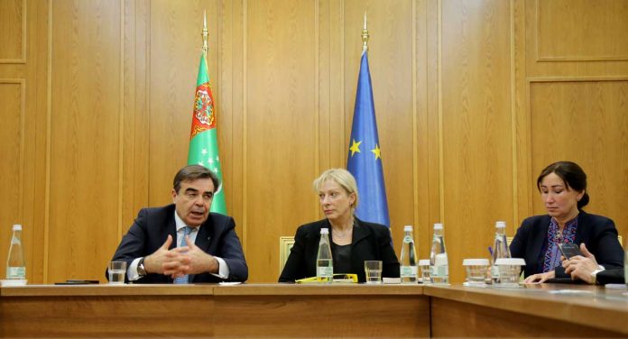 eu-vice-president-margaritis-schinas-breifing-in-turkmenistan-ashgabat-17.01.2024-image-credit-zaman-turkmenistan--5X2A1253