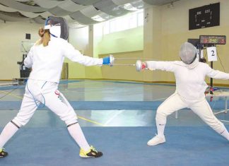 Молодые спортсмены состязались за первенство страны по фехтованию