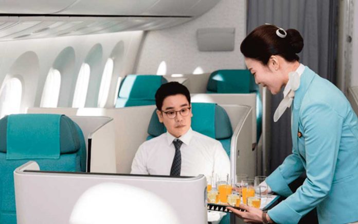 korean-air-first-class-passangers-busines-fl-first-class-in-flight