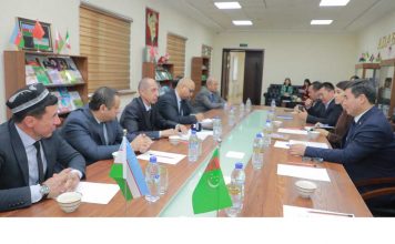 Посол Туркменистана встретился с Председателем Союза писателей Узбекистана