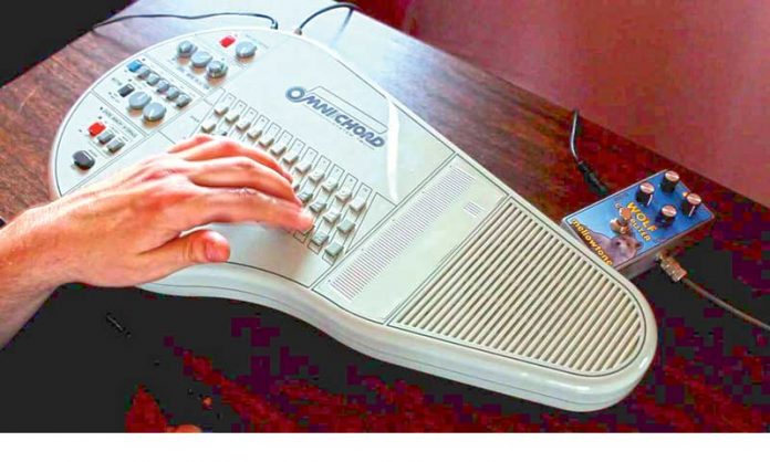 omnichord-omnikord-saz-guraly-instrument